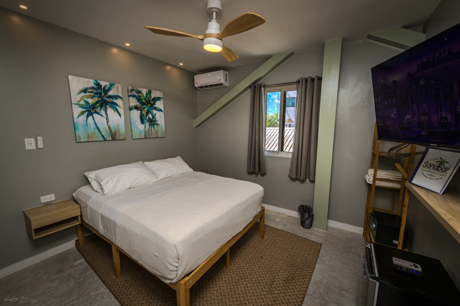Queen Bed no Balcony — photo 2
