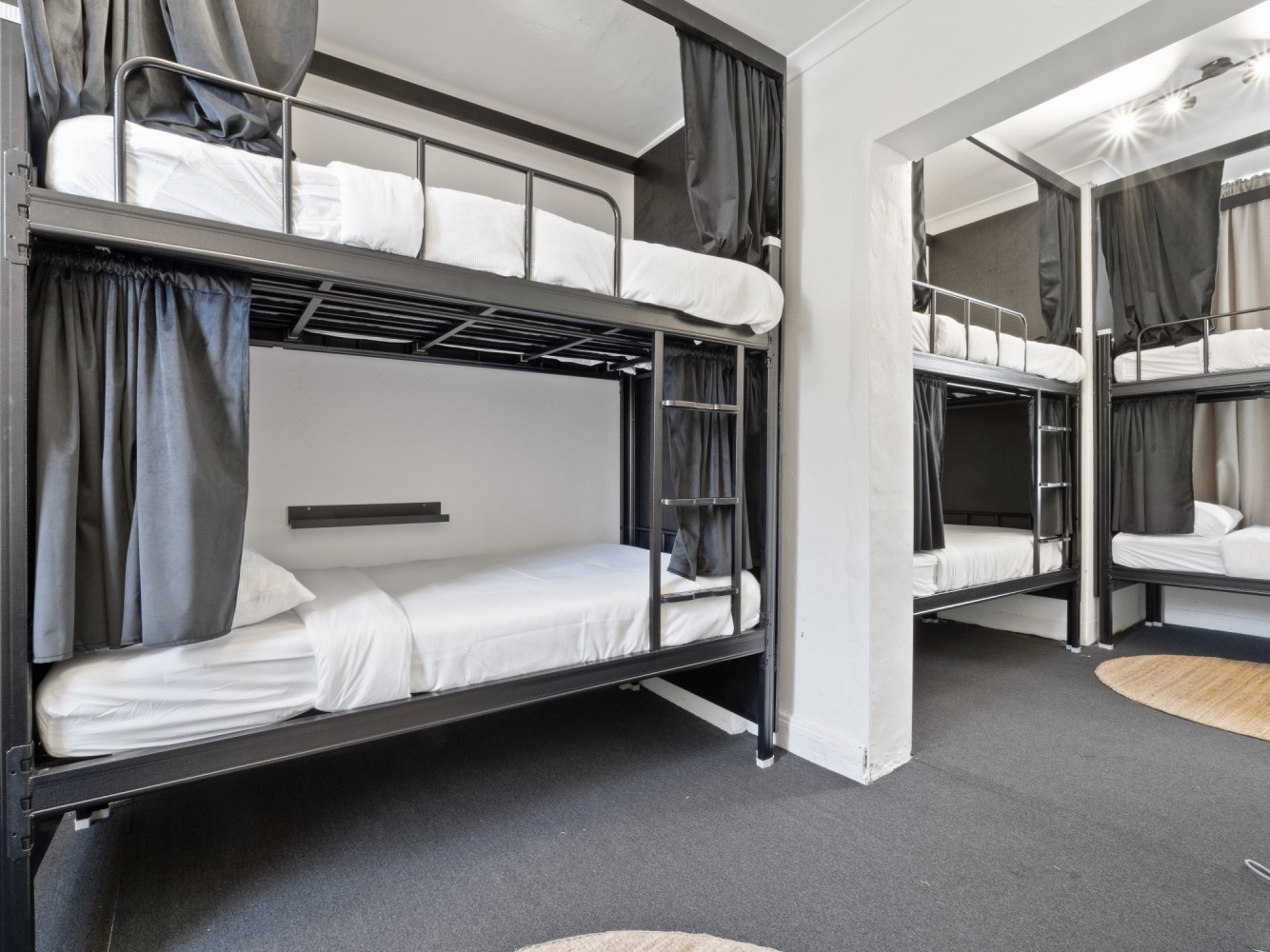 FEMALE ONLY Pod Room 6 people bedroom at Azzurro Potts Point